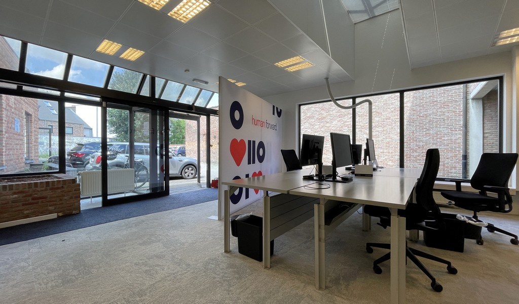 Commercieel gelijklvoers te huur vlakbij stadsring Mechelen