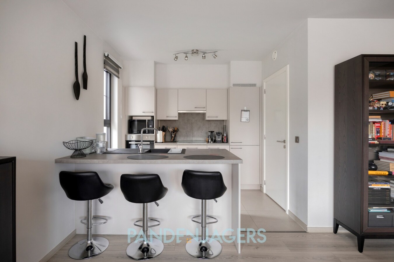 Instapklaar appartement met groot terras en ondergrondse parking in Willebroek 