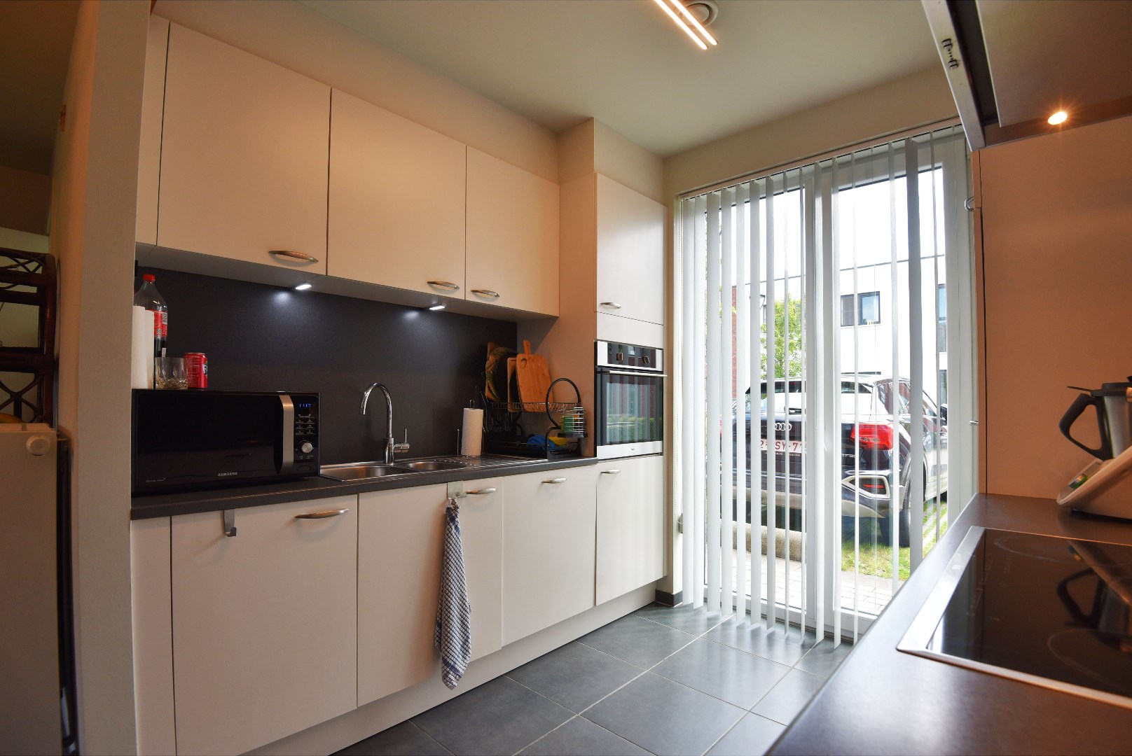 Recente woning met 3 slpks, tuin en 2 parkeerplaatsen te centrum Maldegem 