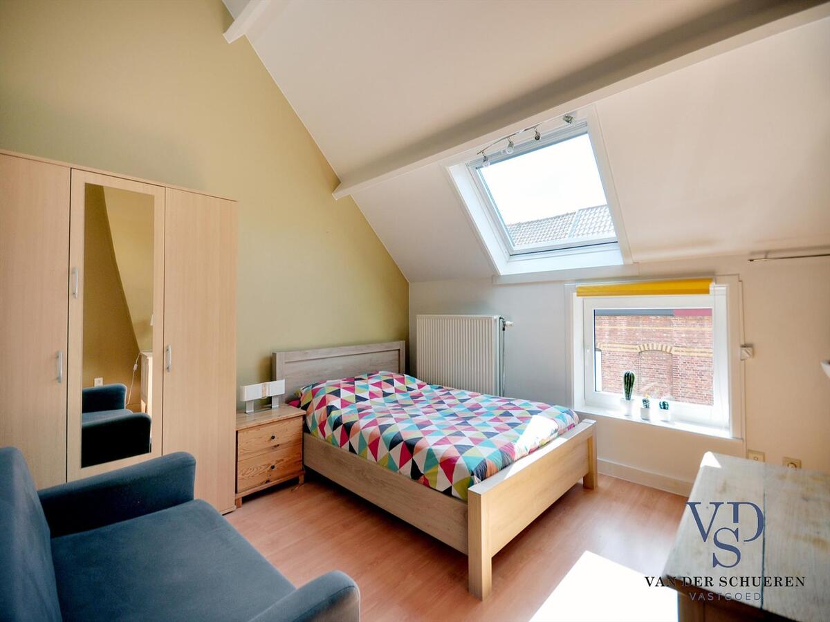 Hippe woning  op amper 350 m van het  UZ !   TOPPER !! 