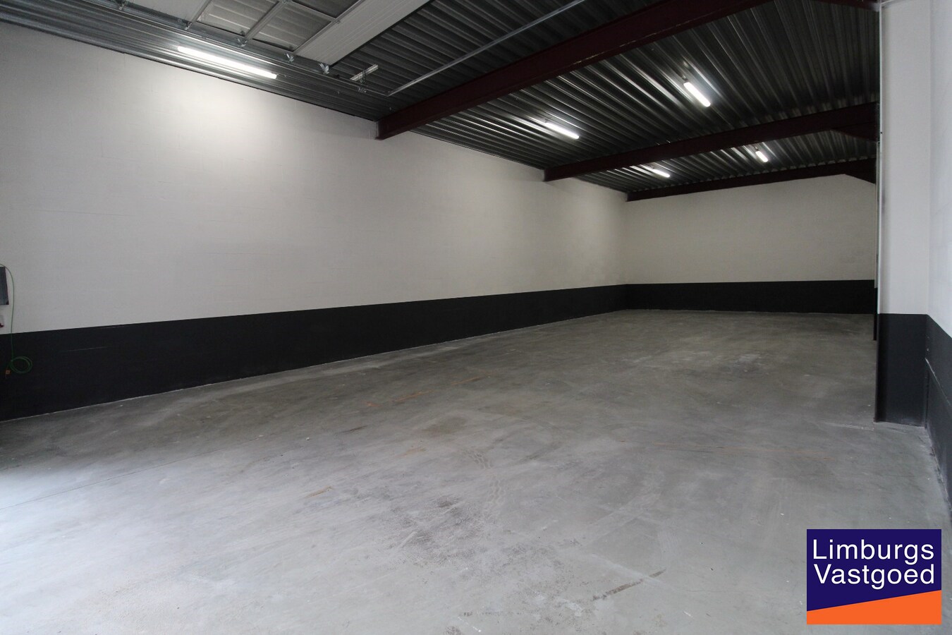 SLAKWEIDESTR. - KMO UNIT 6 - 138 m² - sectionaal poort - nabij E-314 