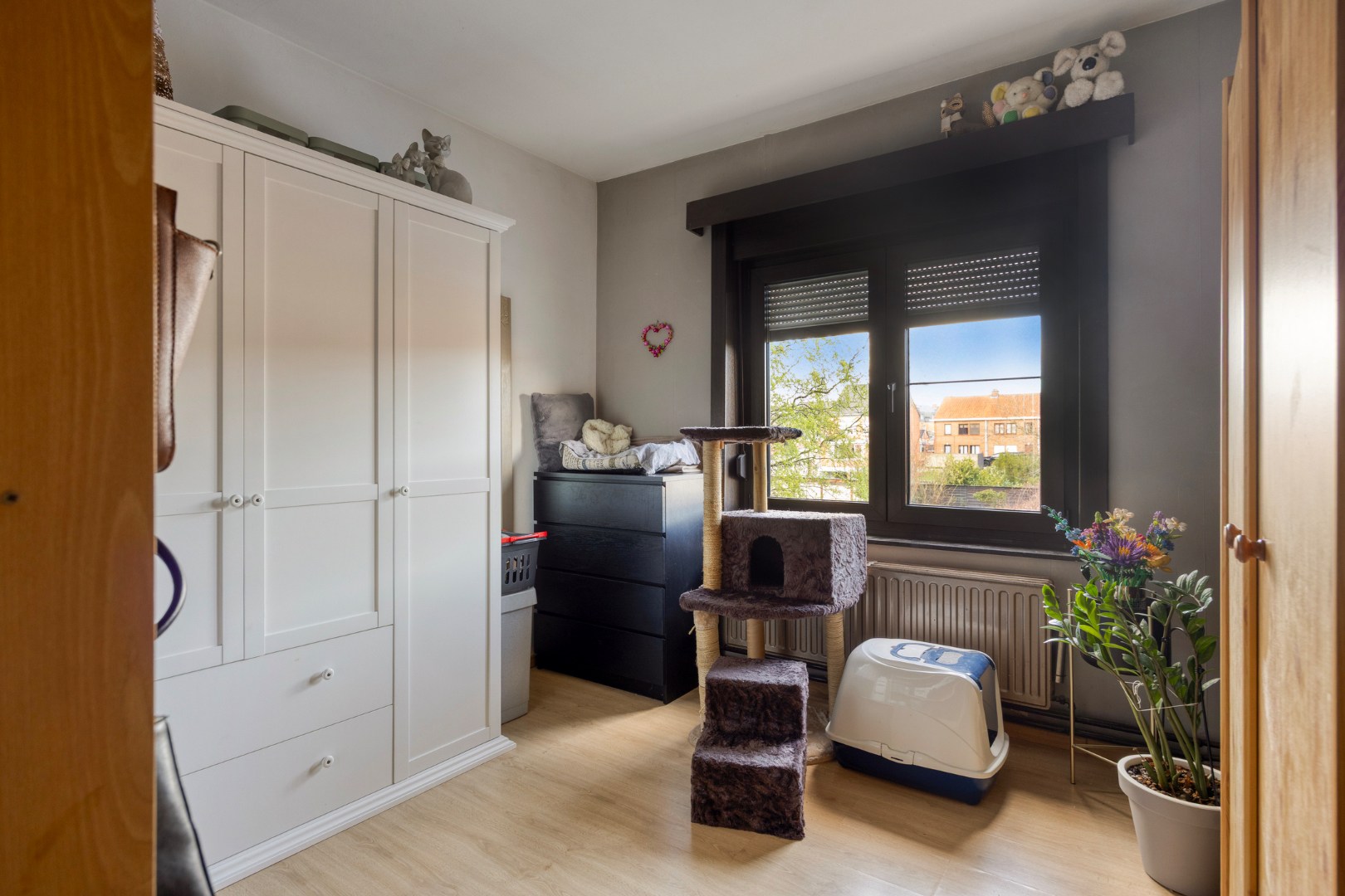 Instapklaar appartement met 3 slpk. en garage nabij centrum Mol 