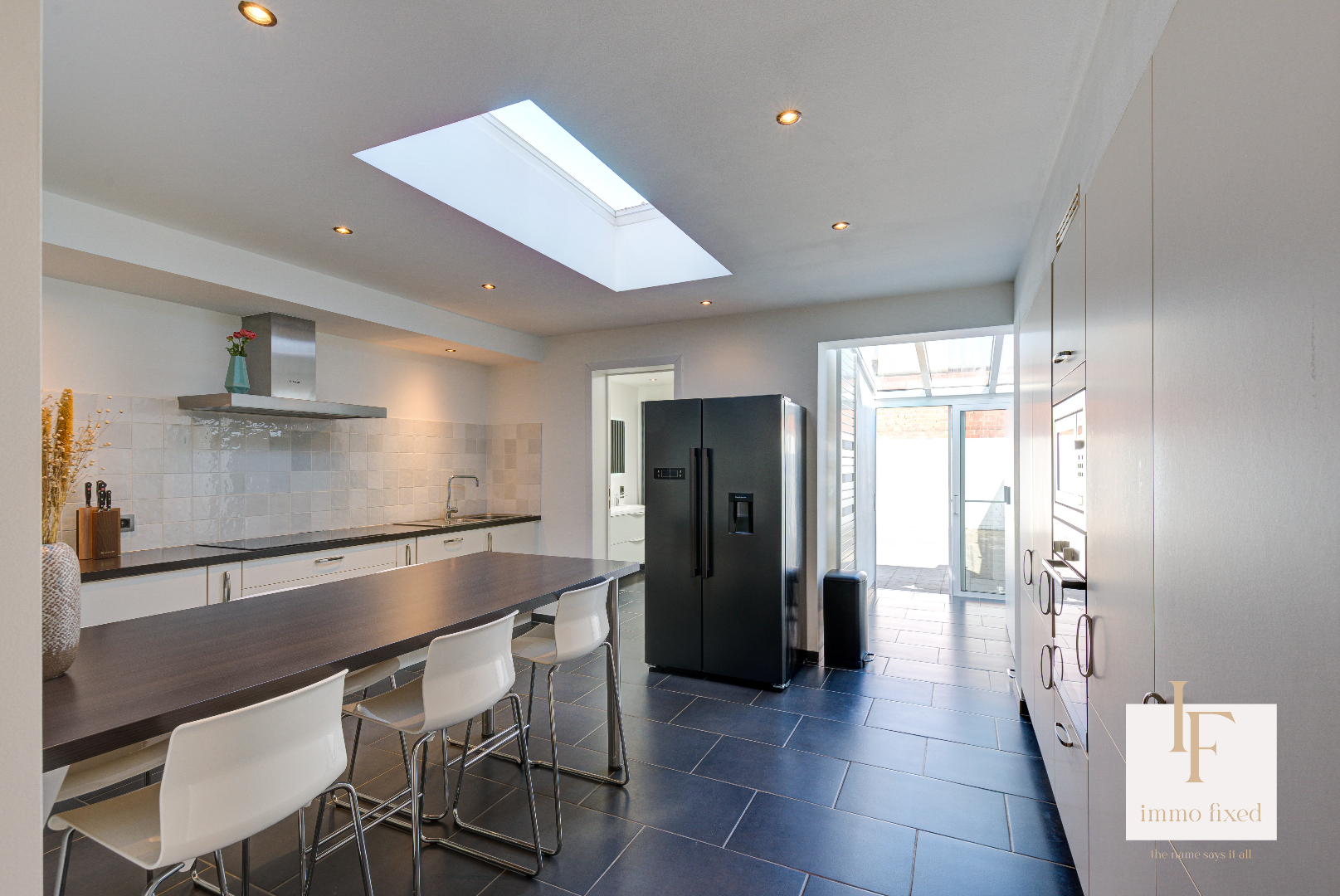 Instapklare woning met 2 SLKS te Schoten! 