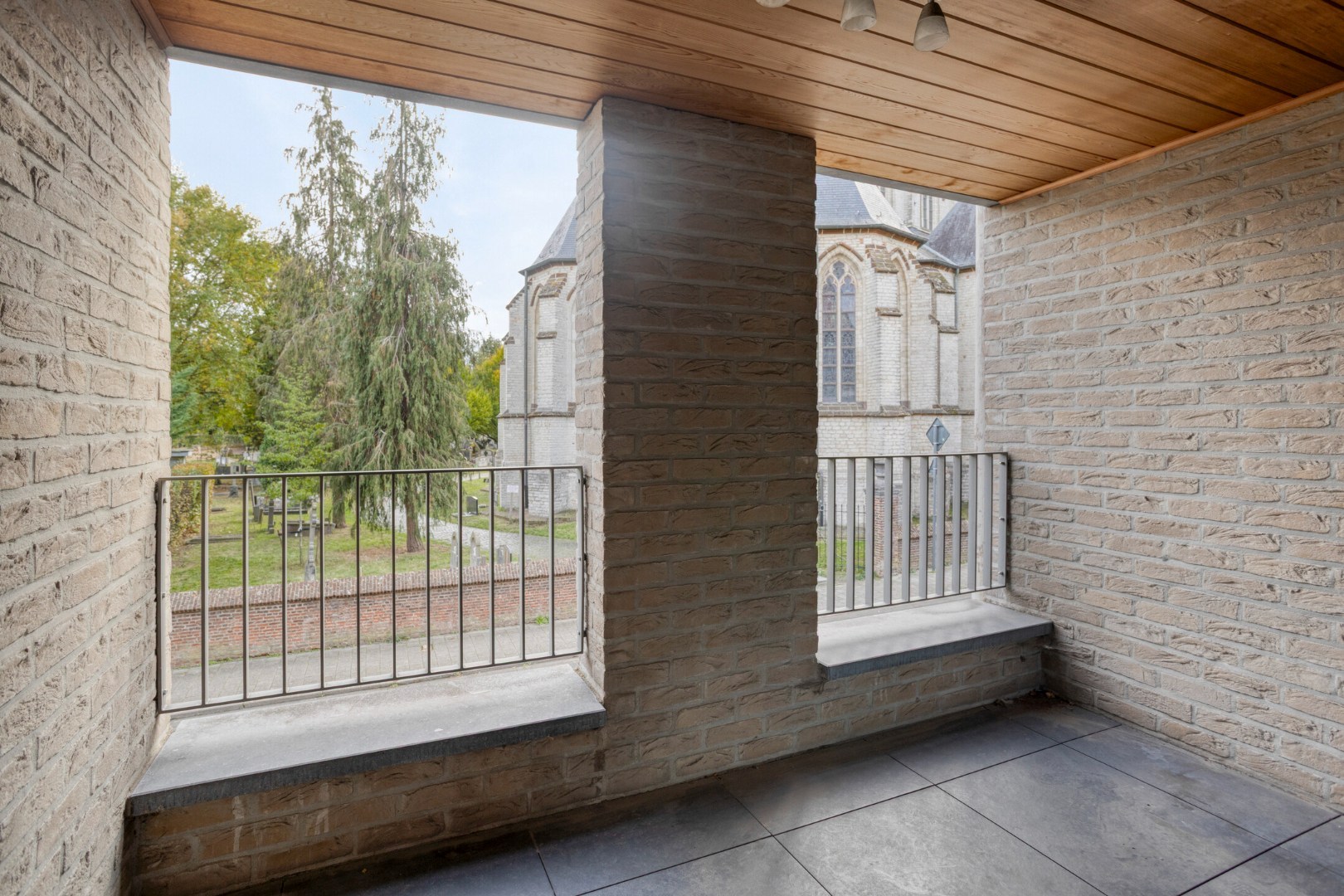 Energiezuining appartement met 2 slpk. en 2 terrassen in Geel-centrum 