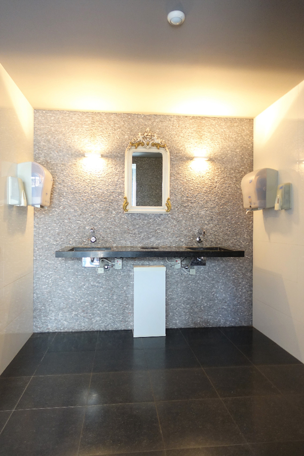 Prachtig restaurant met tuin en woonst op uitstekende ligging 