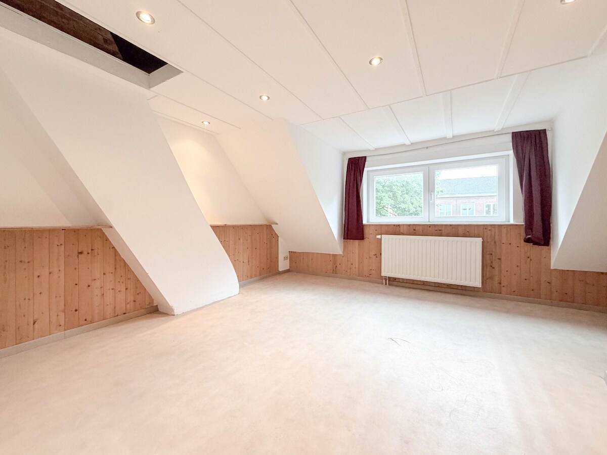 TOPPER te Kortrijk  met 4 slaapkamers en uitweg achteraan EPC B! 