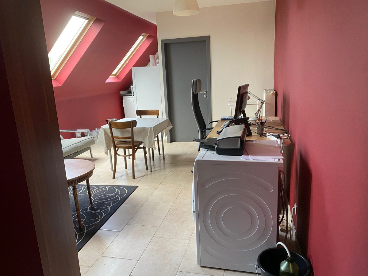 Eigentijds appartement met  autostaanplaats. Geen vaste kosten. 