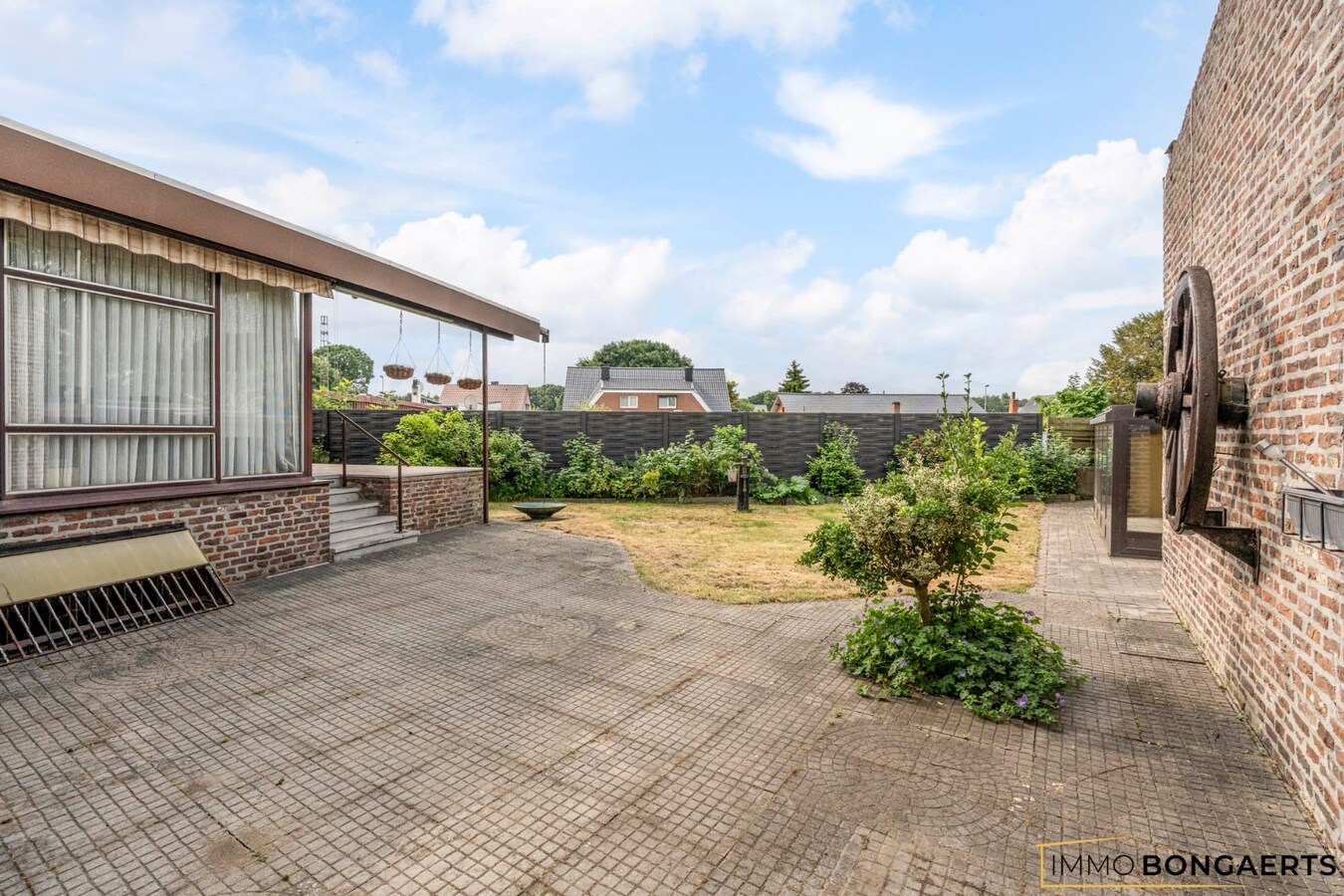 Ruime woning met vier slaapkamers 