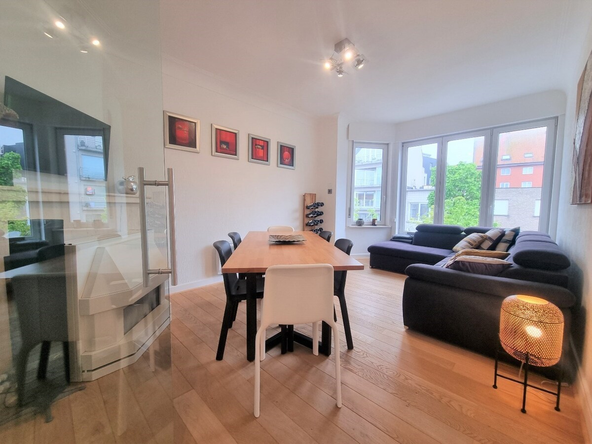 Zeer aangenaam, lichtrijk &amp; gezellig appartement te Blankenberge 