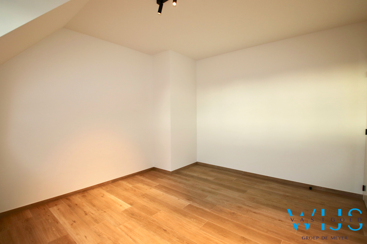 Instapklaar appartement met 2 slaapkamers &amp; terras te ASSENEDE ! 