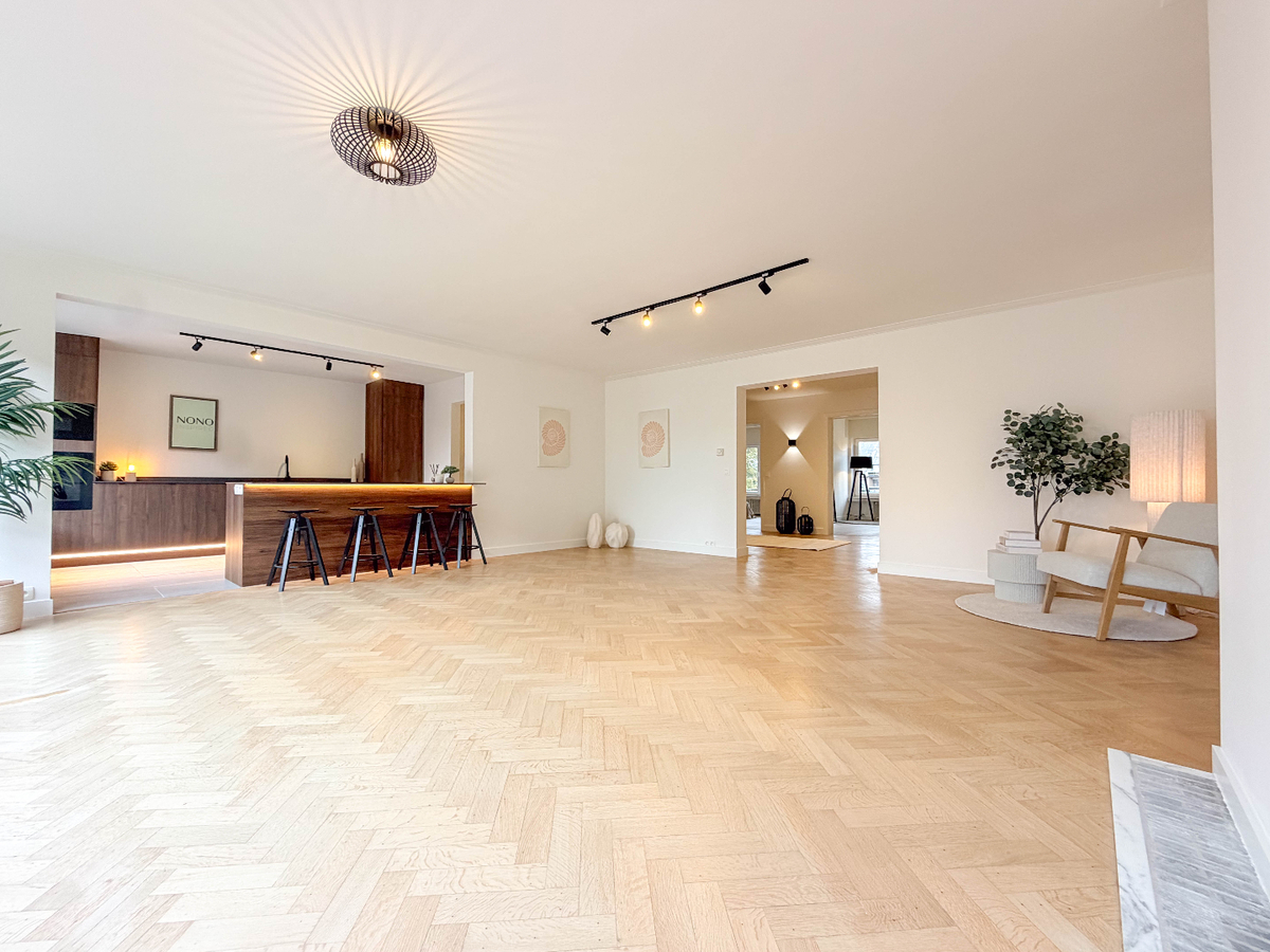 Stijlvol gerenoveerd 3-slaapkamerappartement van 128 m² met garage op topligging in Kortrijk *** NONO INSPIRED *** 