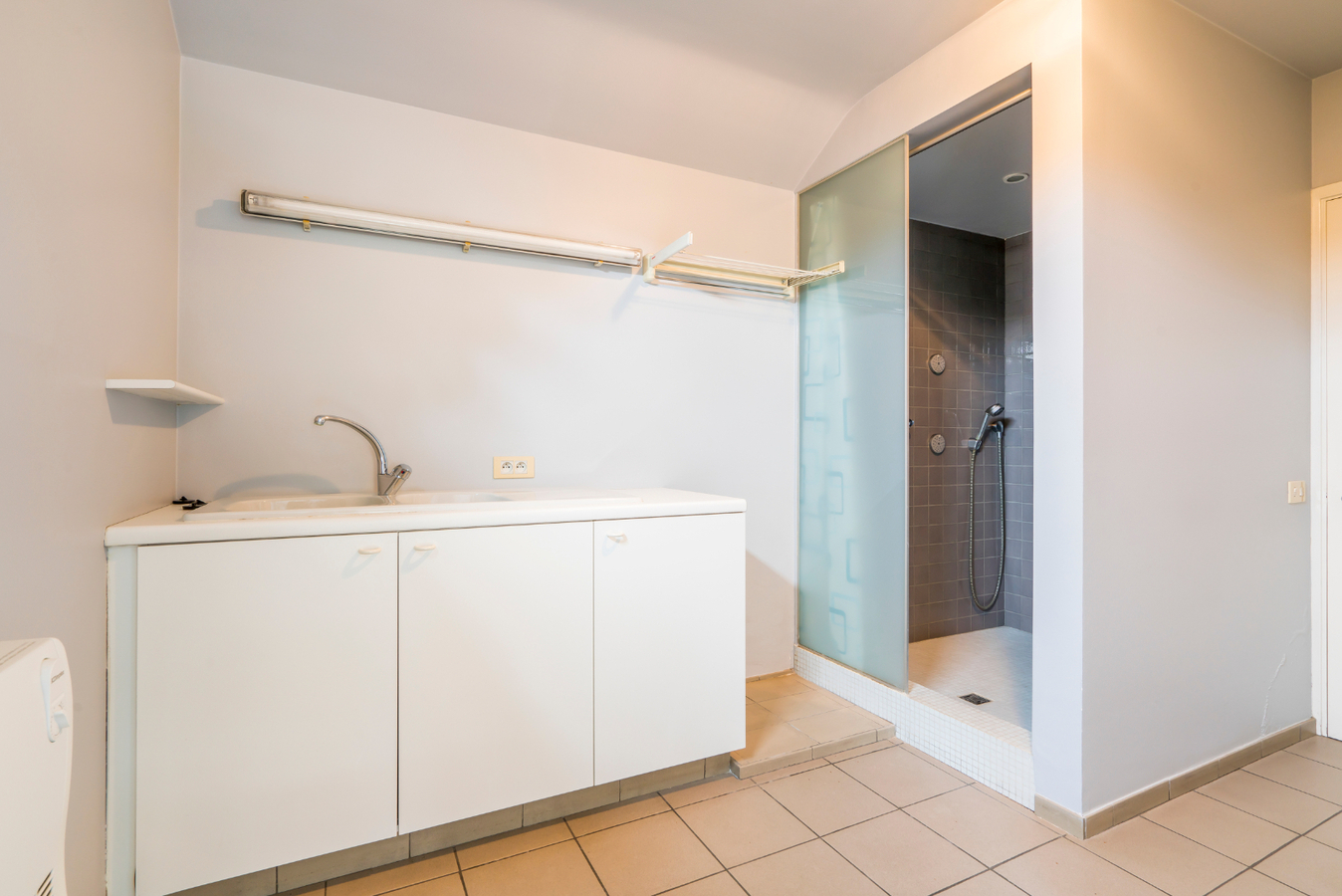 Luxueus afgewerkte villa met 3 slaapkamers én garage te Gits 