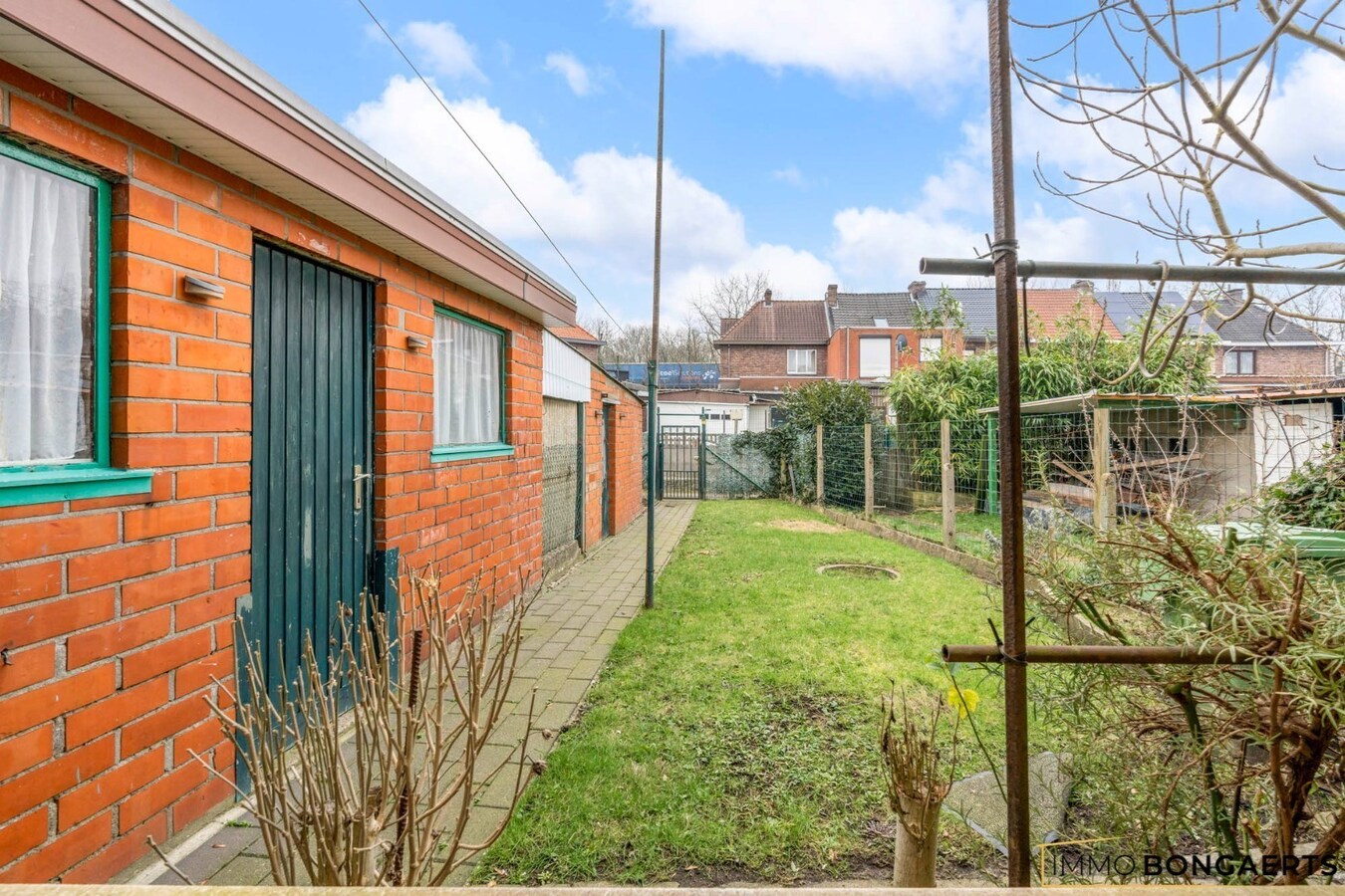 Ruime woning met vier slaapkamers 