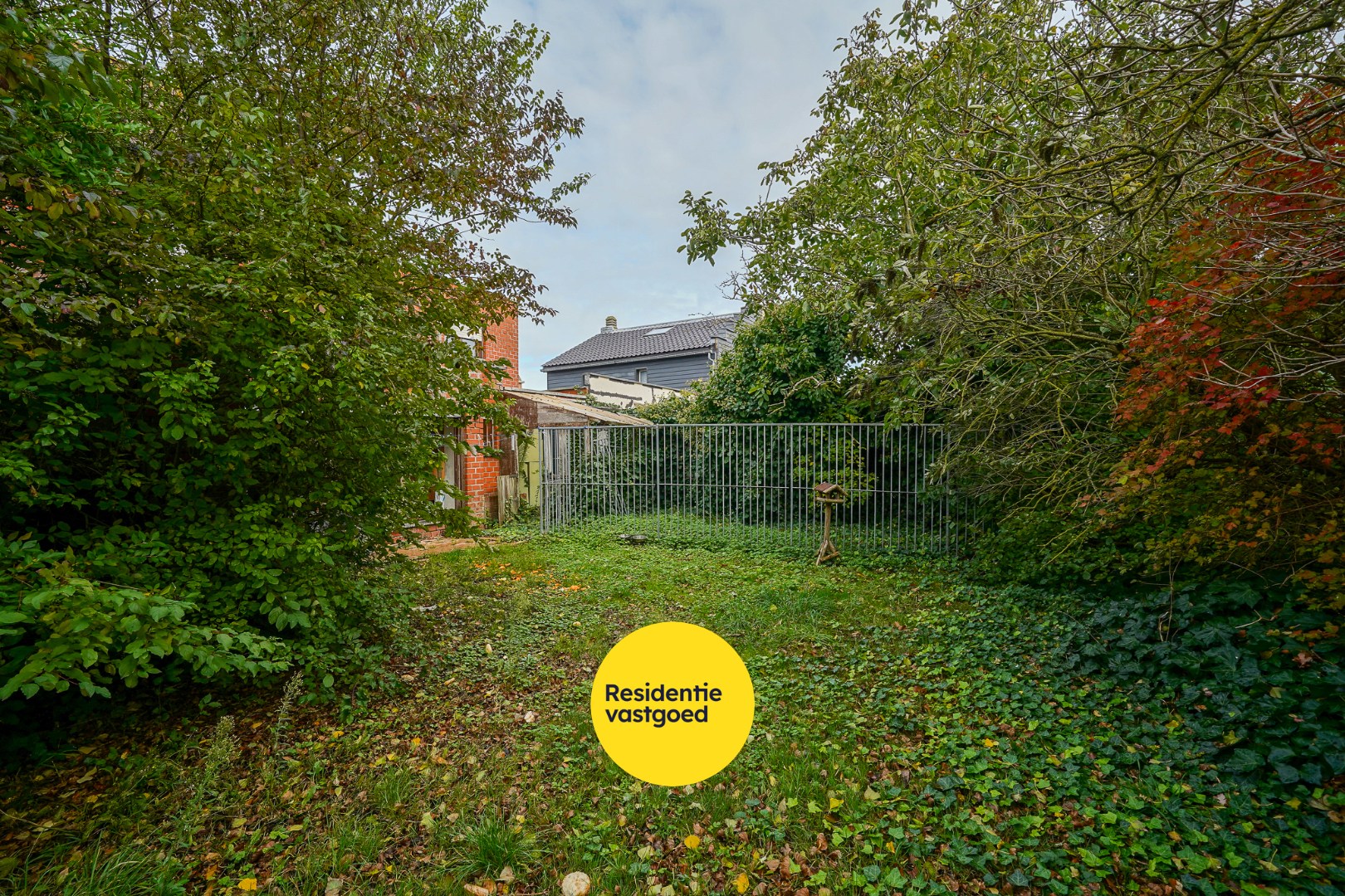 Ruime woning met dubbele garage en 6 slaapkamers in Bredene – ideaal renovatieproject 