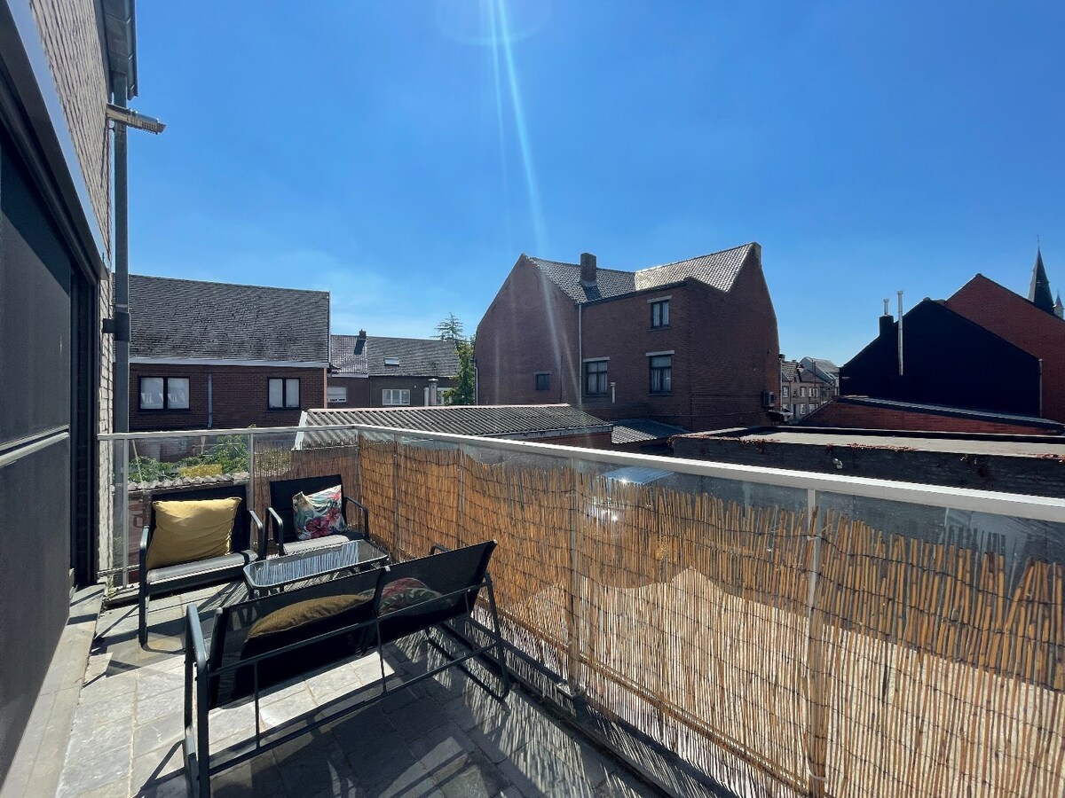 Duplex, nieuwbouwappartement met 3 slaapkamers en terras te centrum Aartrijke (geen gemeenschappelijke kosten) 