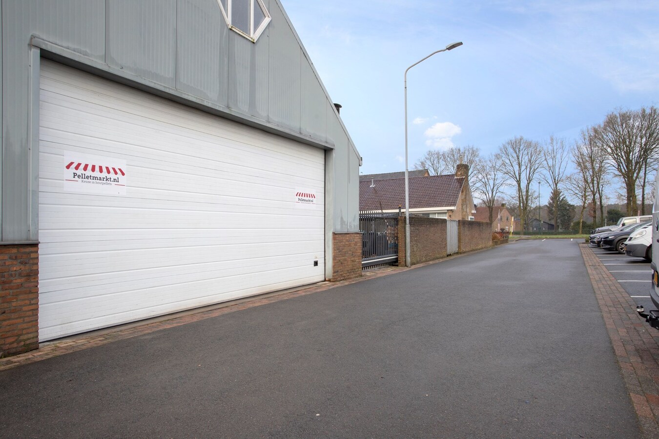 Uniek woon-winkelpand met bedrijfs-, en buitenruimte op toplocatie in Reusel. 