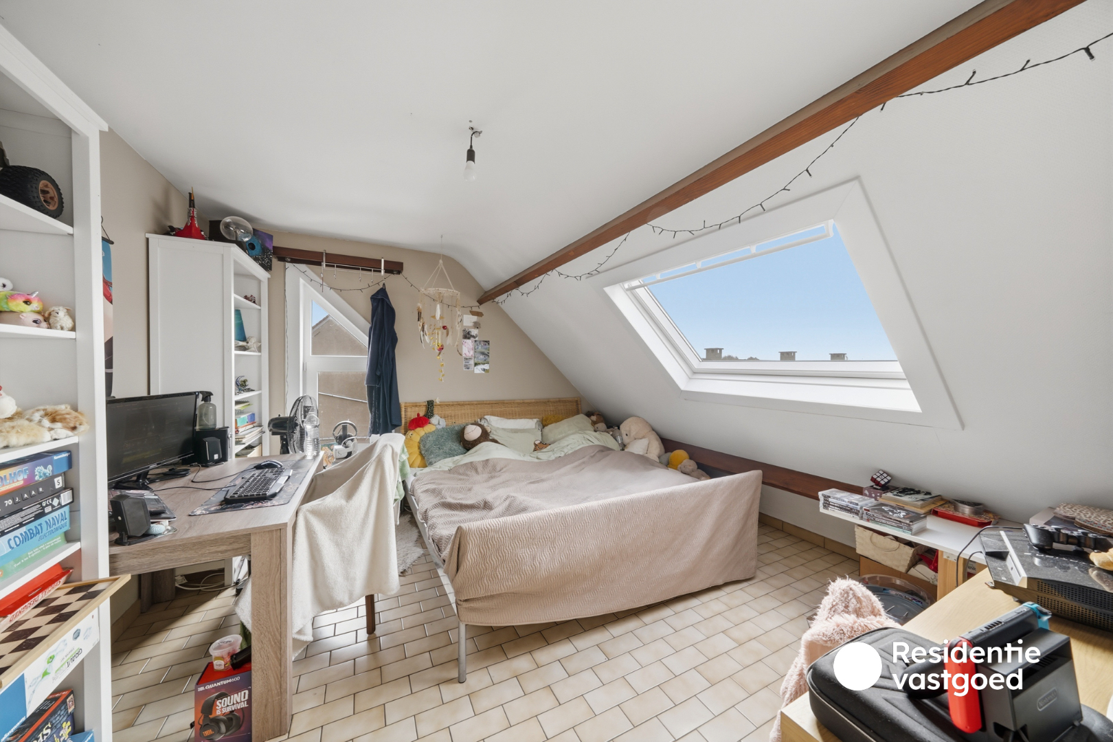 Opbrengsteigendom met 3 appartementen, garage en zonnig terras 
