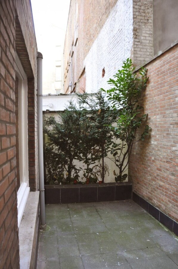 ZEER CENTRAAL GELEGEN UNIEK APPARTEMENT/HANDELSPAND TE OOSTENDE 