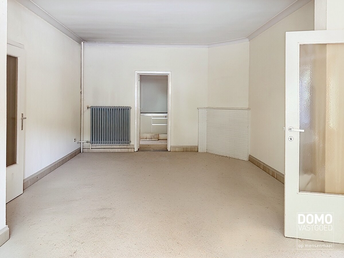 KARAKTERVOLLE RENOVATIEWONING MET 259 M² BEWOONBARE OPPERVLAKTE EN DIEPE WESTGERICHTE TUIN 