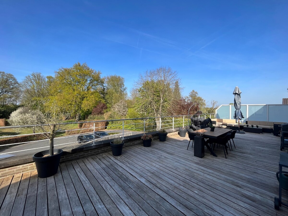 Tijdloos appartement met uitzonderlijk ruim terras 