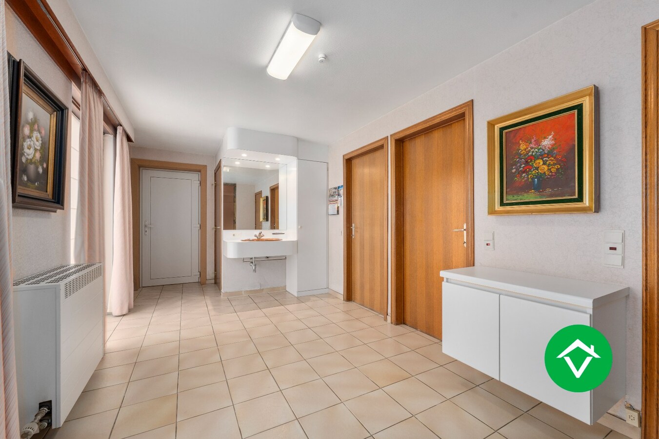 Rustig gelegen alleenstaande woning met bijgebouwen te Koekelare 