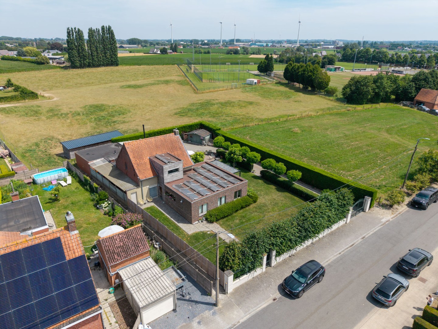 Rustig gelegen, alleenstaande woning met mooie tuin op 1.195 m² 
