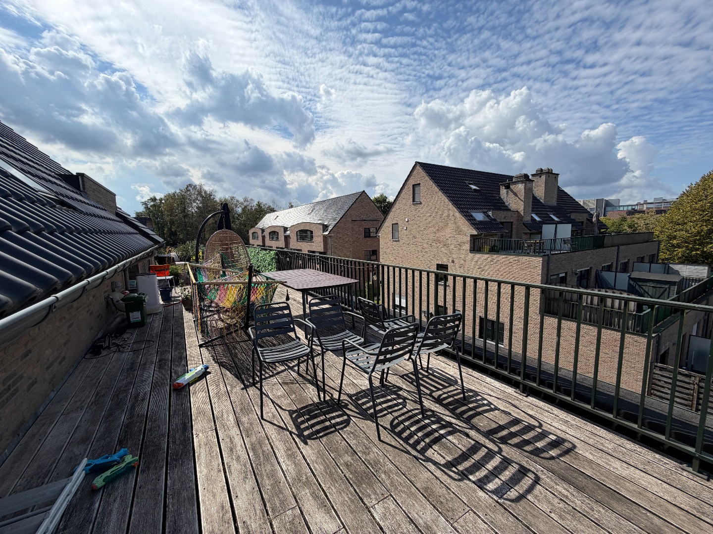 Zeer ruim duplex appartement met 3 slaapkamers in centrum Geel 