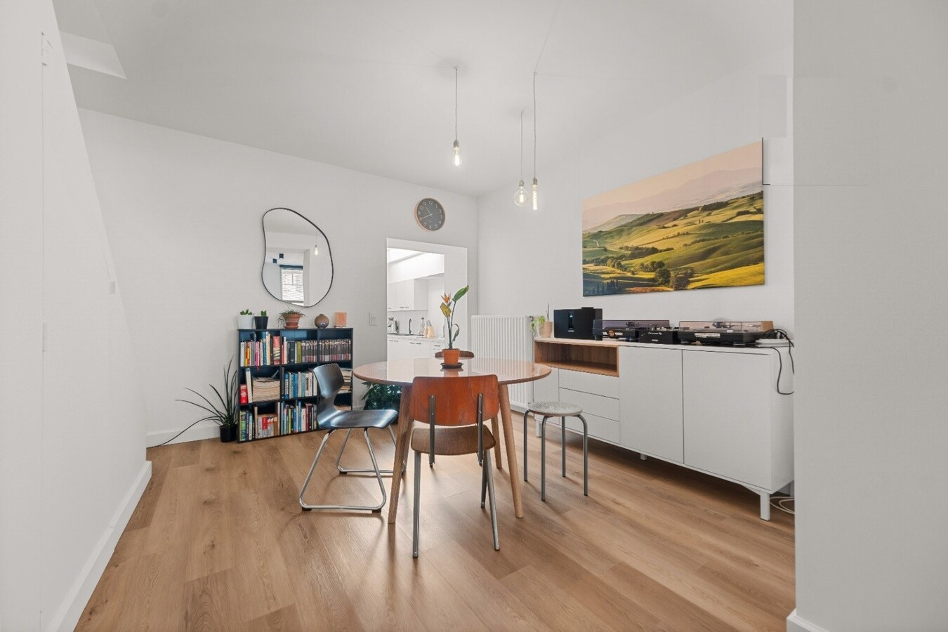 Mooi gerenoveerde woning met terrastuin *** PAS VRIJ VANAF 1 JANUARI, NIET VROEGER! 