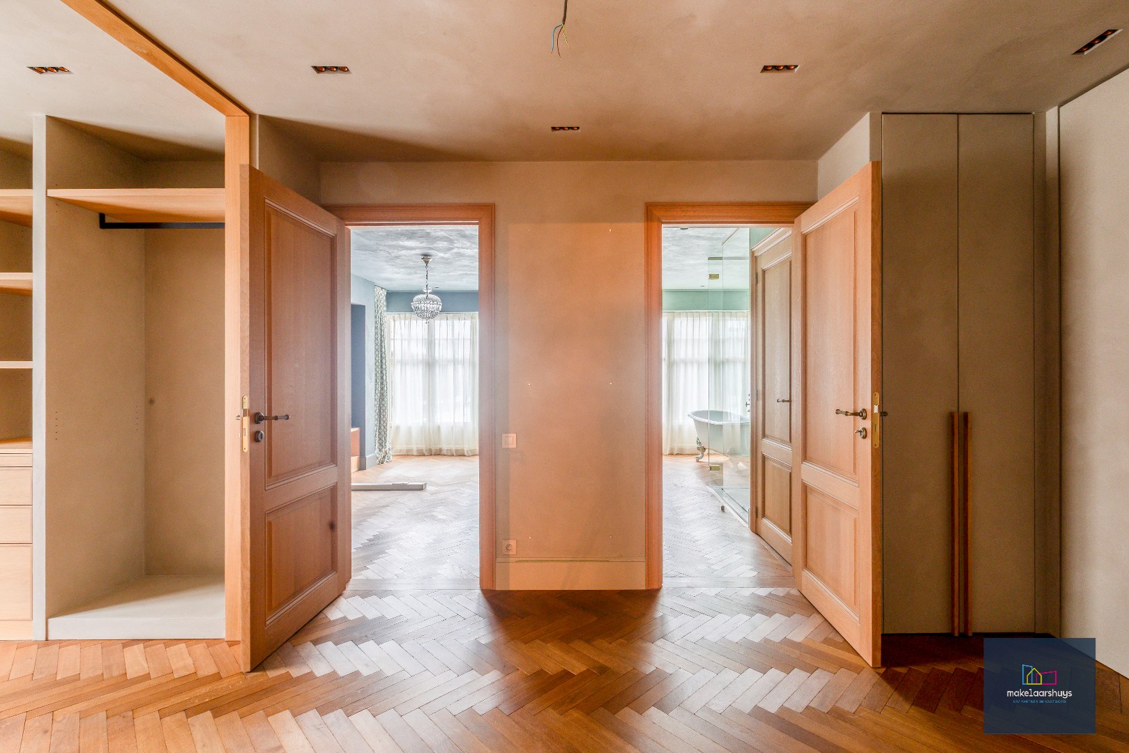 Exclusieve Franse manoir villa met bijhuis aan de Leie 