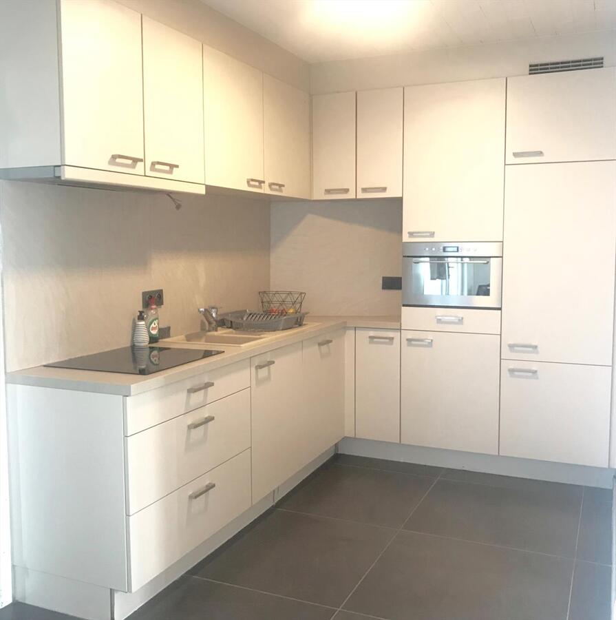 KNUSSE WONING MT STADSTERRAS 