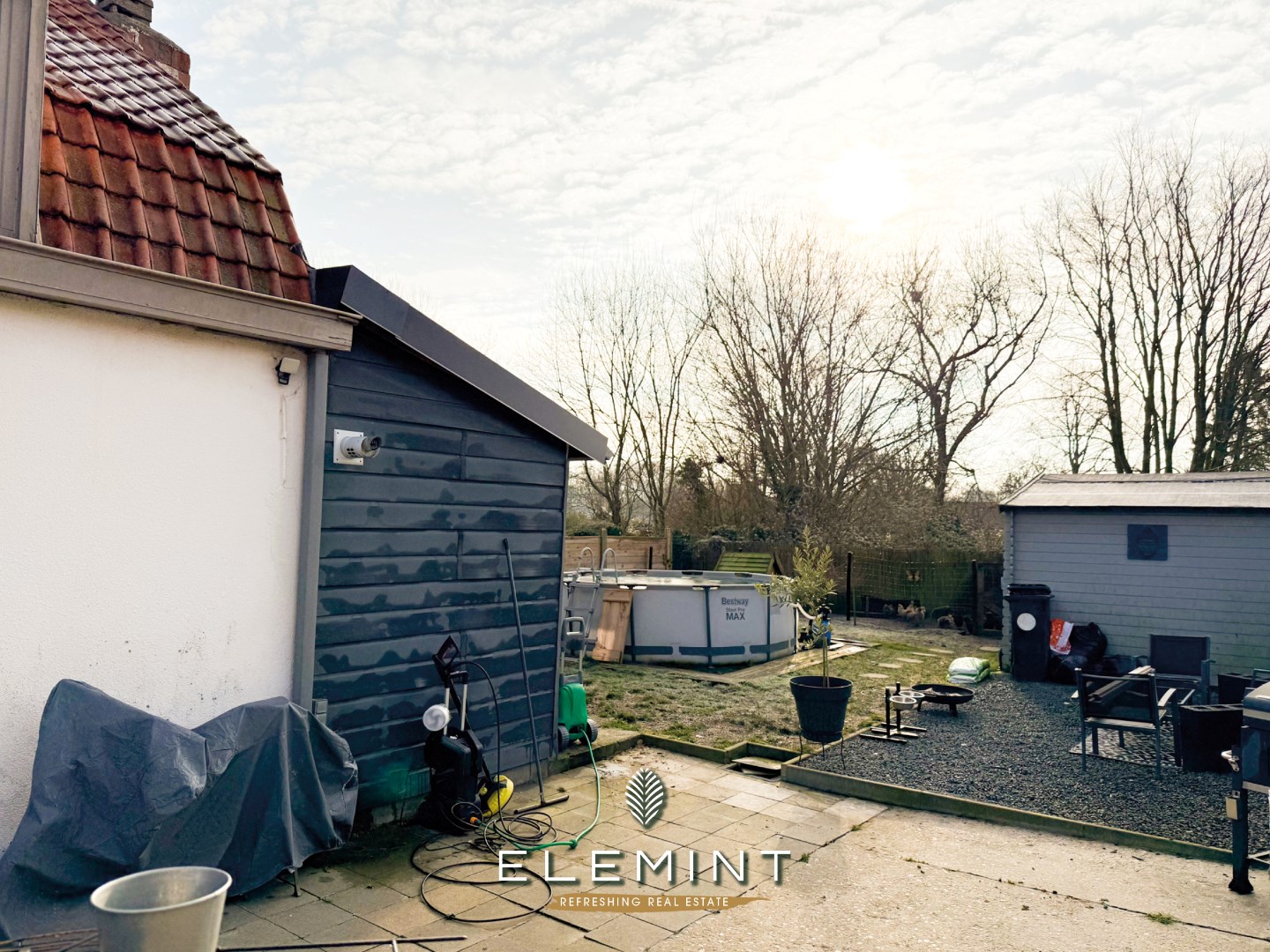 Heel rustig gelegen gezellige woning te Hillegem 