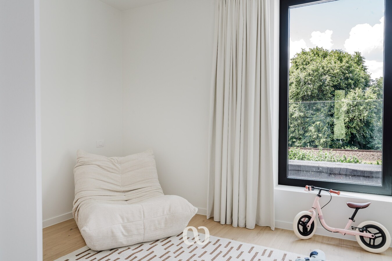 Volledig afgewerkte nieuwbouwwoning met 5 slaapkamers 