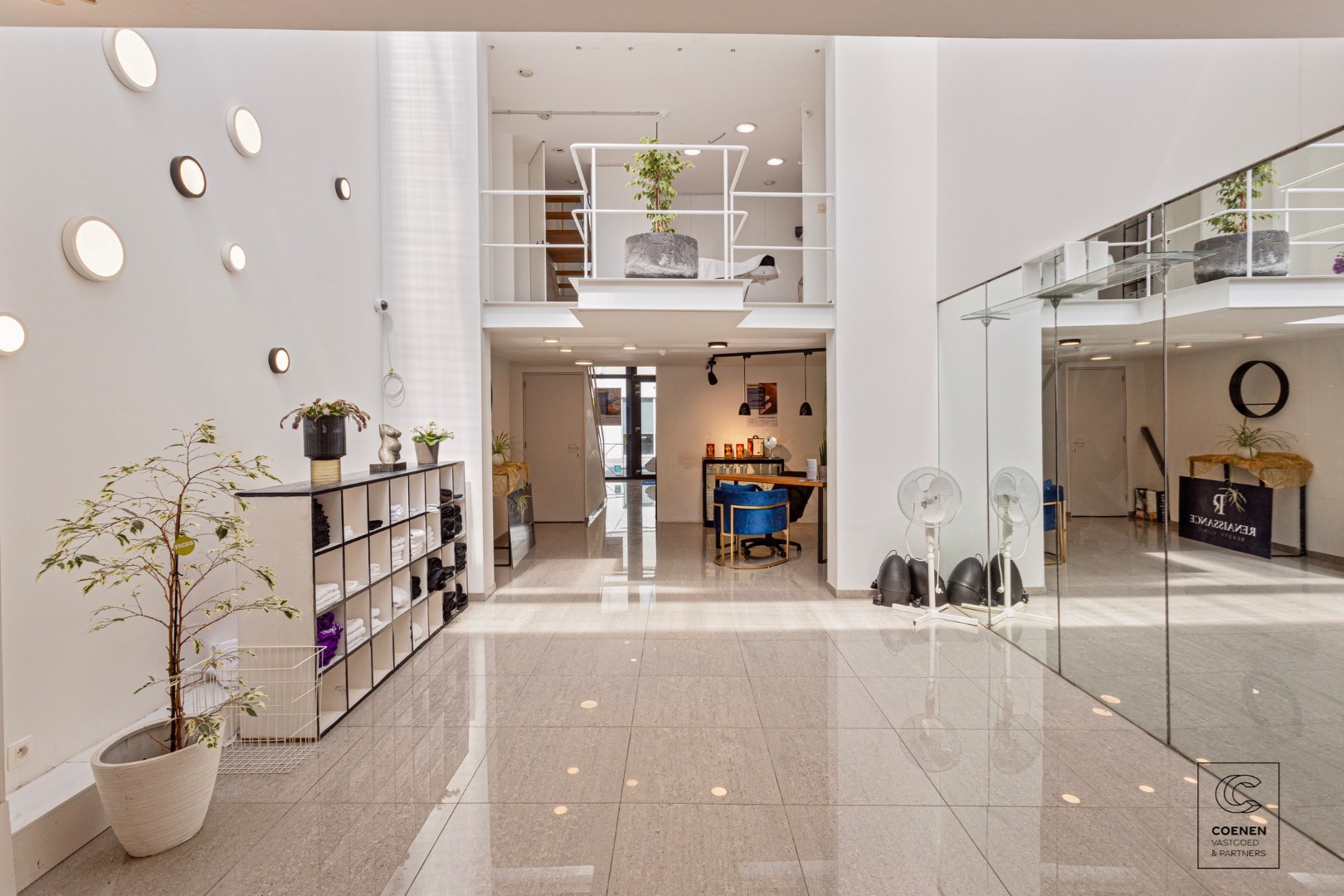 Prachtige handelsruimte met een bruikbare oppervlakte van 355 m² op een SCHITTERENDE locatie te Berchem 