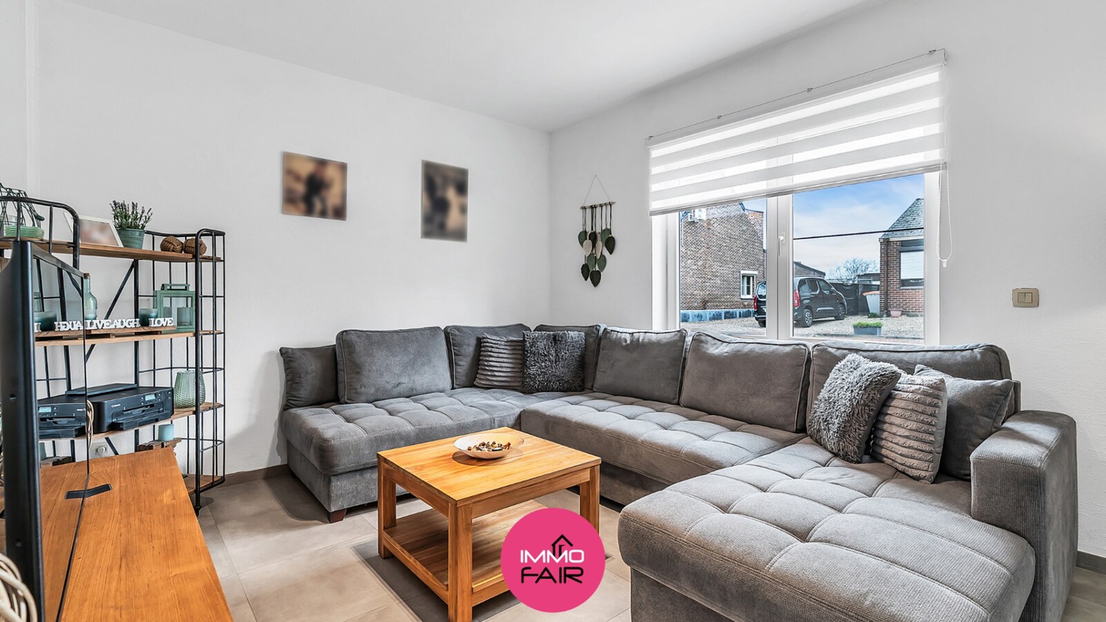 Knusse, betaalbare woning met dubbele garage in het geliefde Leut! 