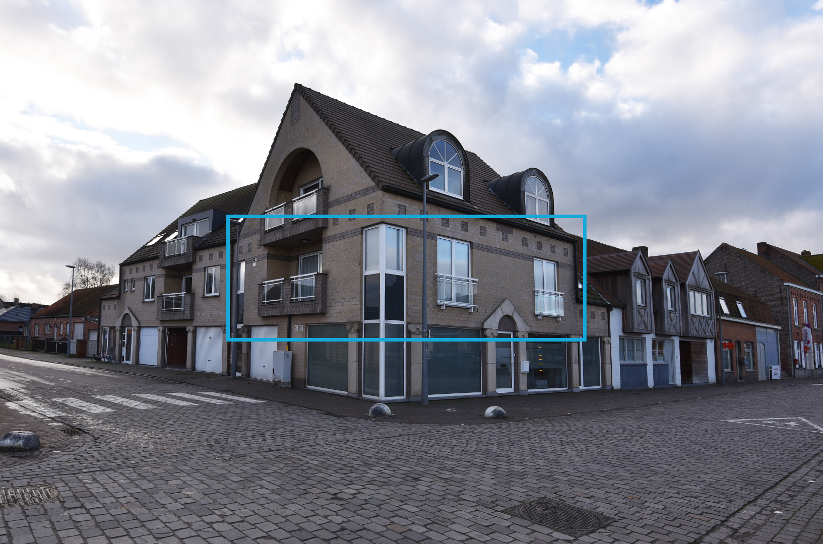 Ruim app. met 3 slpk en garage te Maldegem Donk 