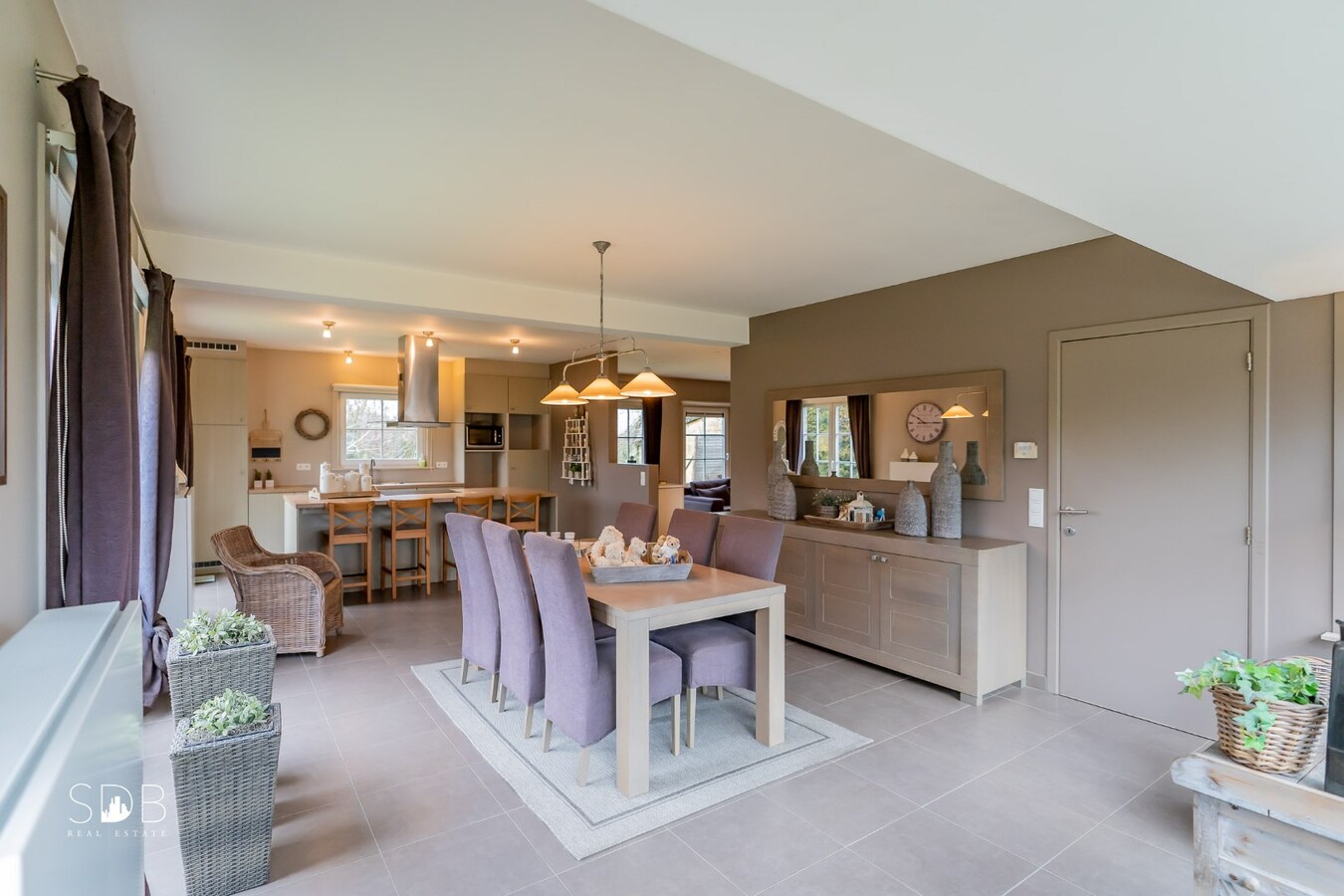 Landelijke woning met paardenaccommodatie en graslanden op 3ha 71a 90ca 