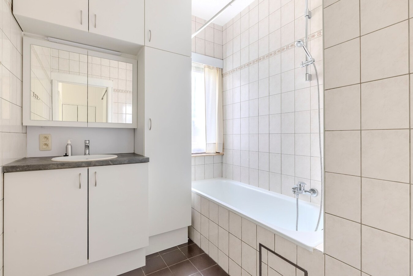 Instapklaar appartement met 2 slpks 
