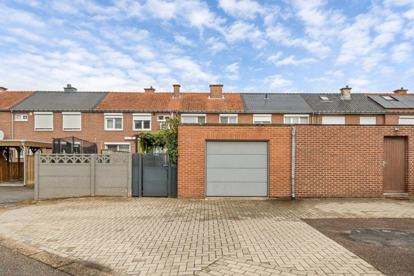 Knusse gezinswoning op een rustige locatie nabij het centrum van Maaseik! 
