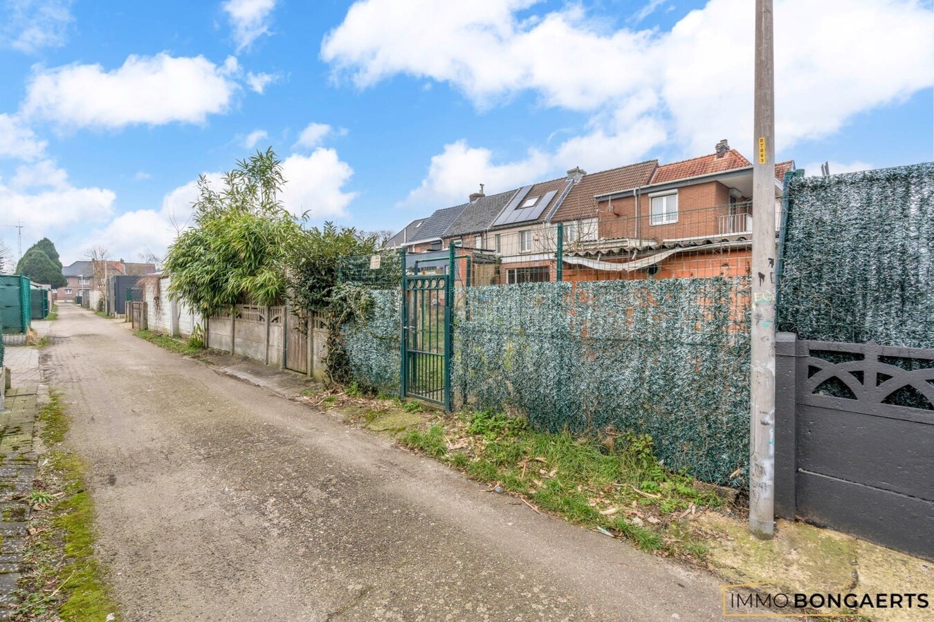 Ruime woning met vier slaapkamers 