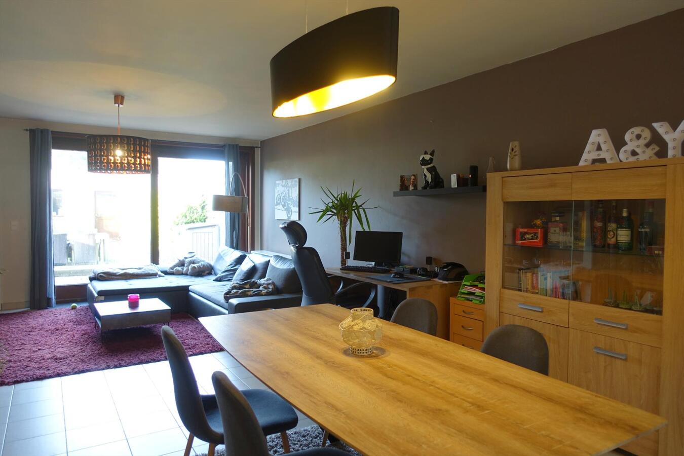 Gezellige rijwoning met tuin en een dubbele garage 