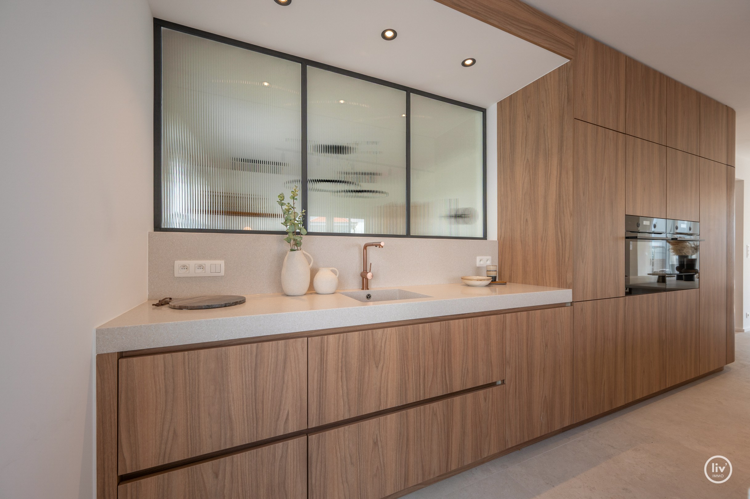 Exclusief gerenoveerde villa op een absolute toplocatie in de Jozef Nellenslaan te Knokke. 