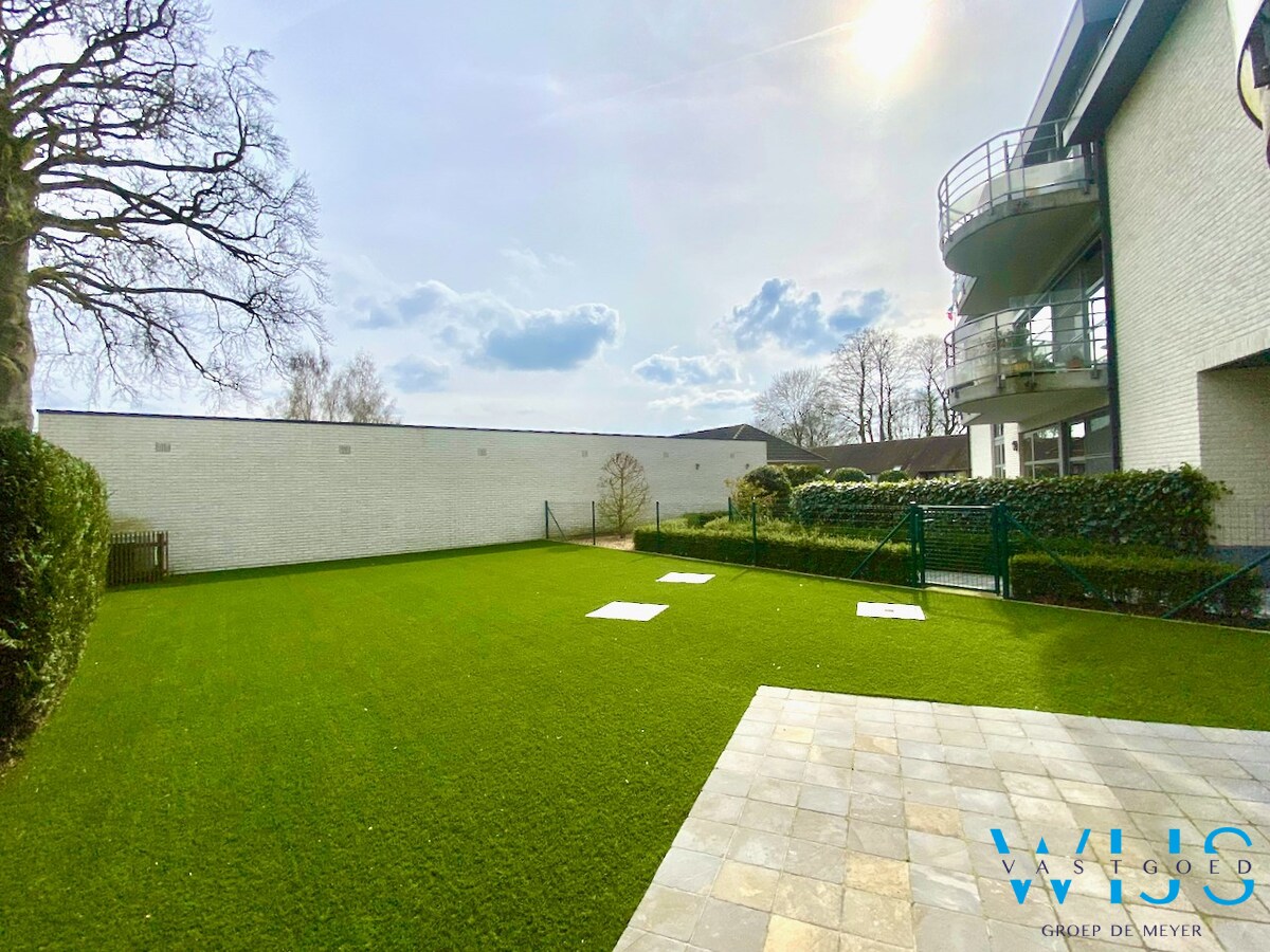 Gelijkvloers appartement te centrum Lovendegem ! 