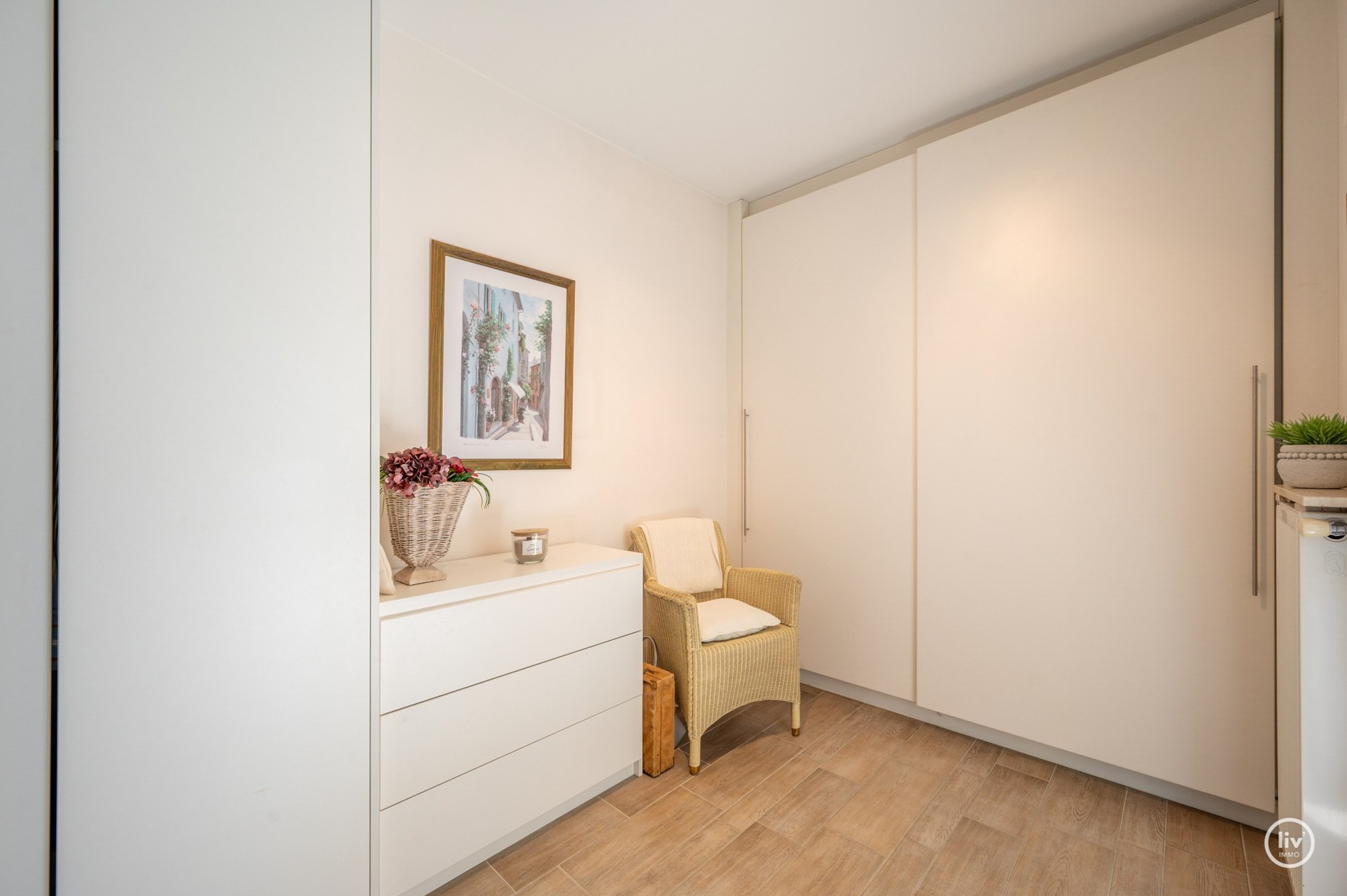 Instapklaar  2-slaapkamerappartement op een centrale ligging te Bayauxlaan in Knokke. 