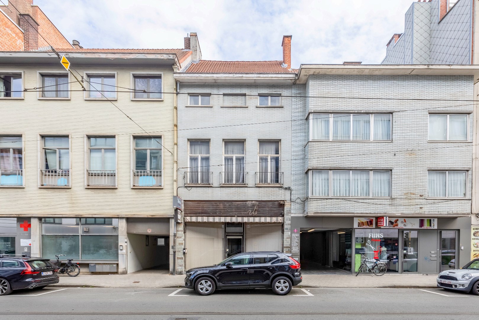 Te renoveren handelspand in het centrum van Ledeberg 