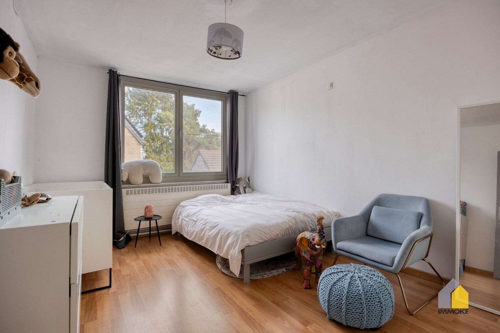 Appartement (161 m²) met ruime woonkamer en 3 slaapkamers. 