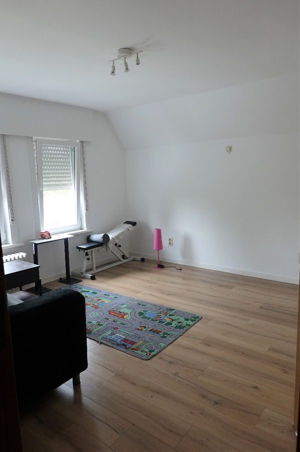 Halfopen woning met garage 