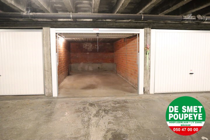 Ruime garagebox nr. 24 - centraal gelegen in Sint-Andries 