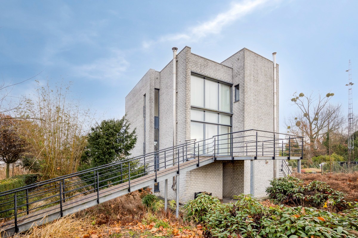 Tuinbouwcentrum met ruime woning op een perceel van 4,26 hectare 