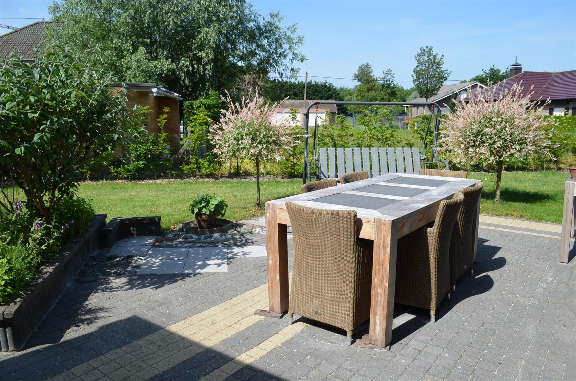 Energiezuinige woning met 3 slpks, 2 badkamers, garage en tuin rustig gelegen te Ertvelde 