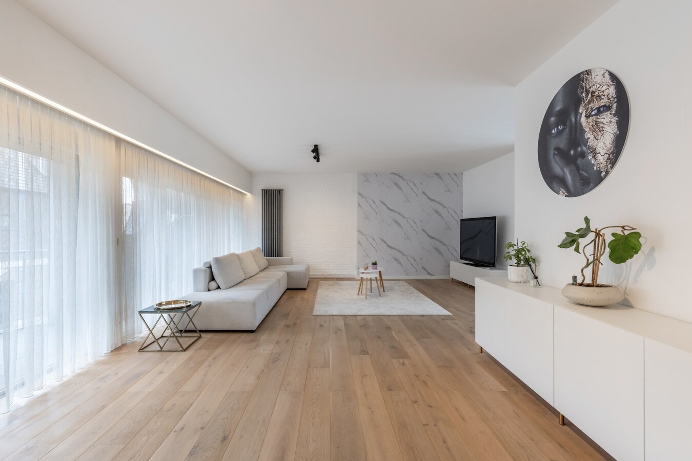 Modern en comfortabel gerenoveerd appartement op de eerste verdieping in het centrum van Neeroeteren 